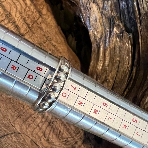 Unisex, Artisan Vintage Ring 925 Sterling Silver Dainty  Band Dotted 7.5 - Picture 4 of 9